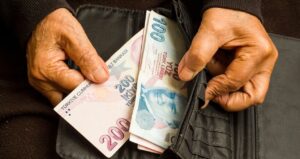 1 milyon tlsini bankaya yatiran ay sonunda sasiriyor kazanci asgari ucretten fazla rrg9Z28x.jpg